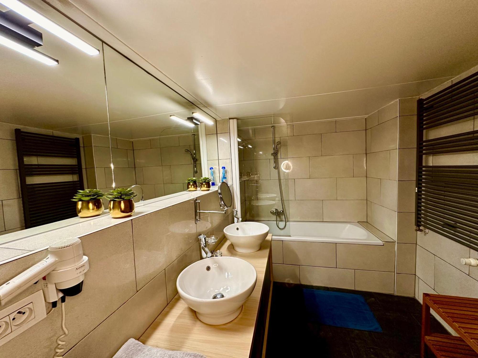 אנטוורפן Luxury Suites Castel By Rikas Hotels מראה חיצוני תמונה